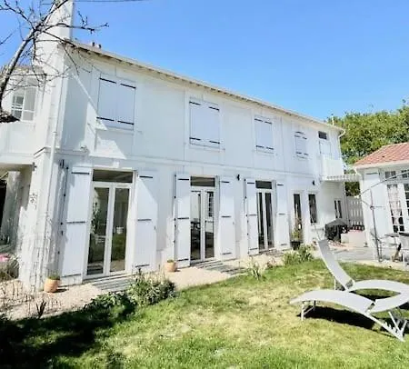 Villa Tres Jolie Bianca, Maison Avec Jardin Prive A